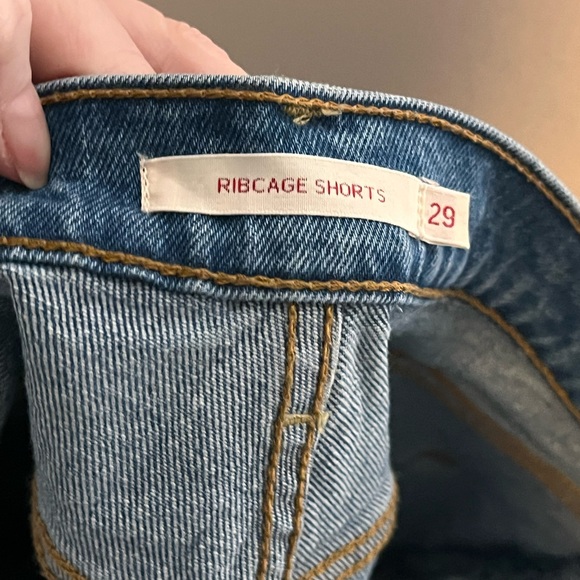 LEVI’S Ribcage Button Fly High Waisted Cutoff Jean Shorts Size 29 - Picture 4 of 5